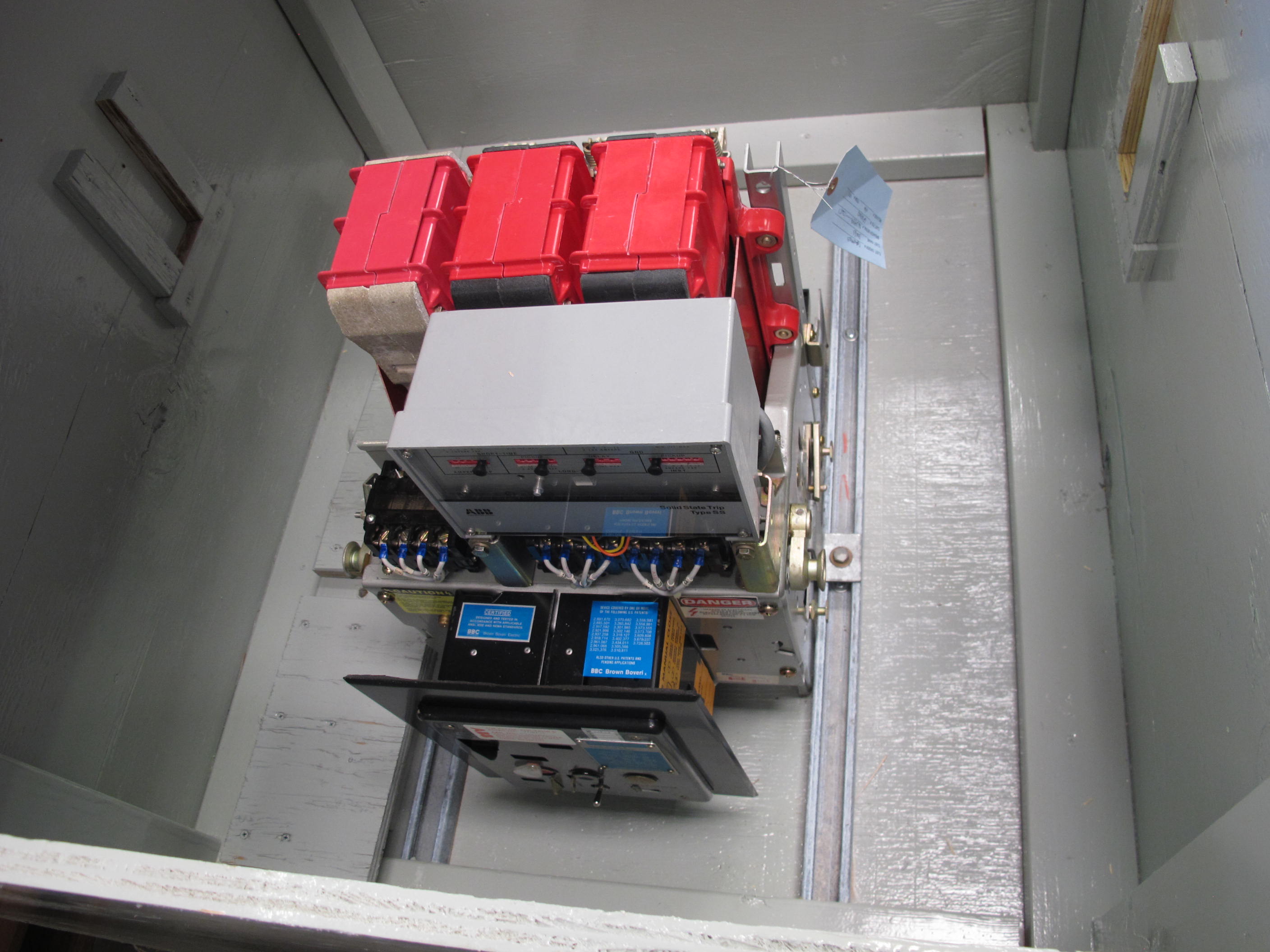 BREAKER, CIRCUIT TYPE, 50-225 AMP RATING, 240/480/600 AC VOLT RATING, 3 POLE, K 600 S KIND. ELECTRICALLY OPERATED, 600A FRAME SIZE CONSTRUCTION. K-600S. AMETEK MOTOR OPERATED COMPLETE PART NUMBER C1525-7773-131-07(00)(01)(18)(40) PLUS (64) FOR NUCLEAR CONTROL WIRE, PART # C1525-7773-131-01 (W-44) LOADING & HANDLING FEE $15-